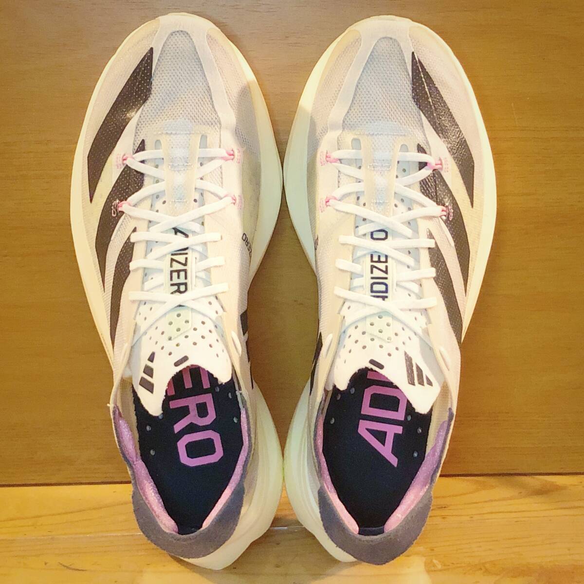 【美品／完売カラー・定価26,400円】Adidas/ Adizero Adios Pro 3/ 27.0 cm/ クリスタル・ホワイト/ アディダス アディオス プロ_画像4