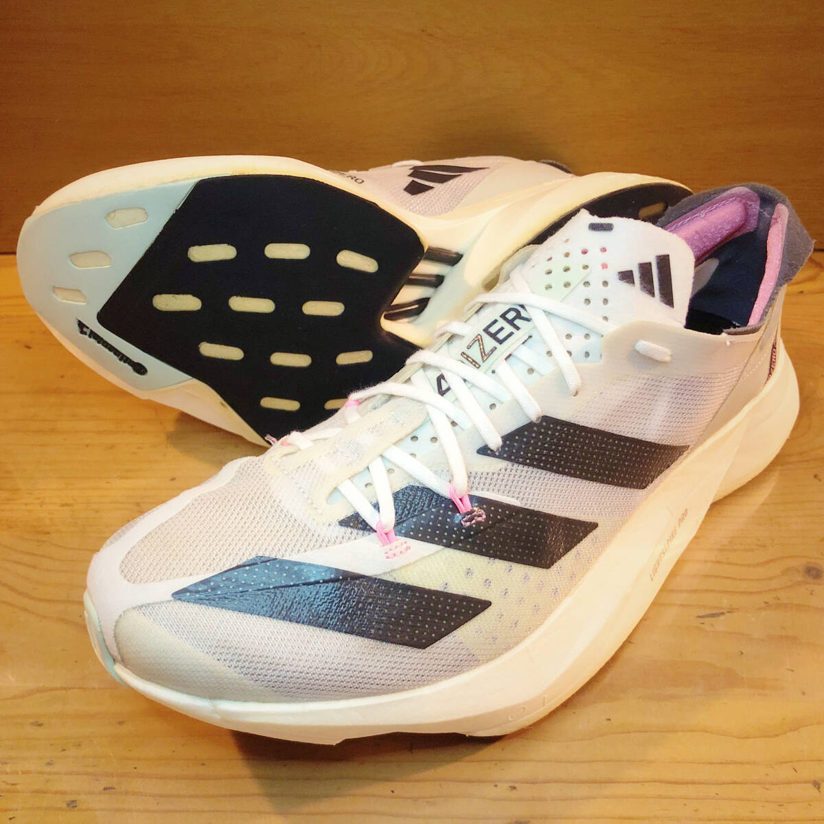 【美品／完売カラー・定価26,400円】Adidas/ Adizero Adios Pro 3/ 27.0 cm/ クリスタル・ホワイト/ アディダス アディオス プロ_画像2