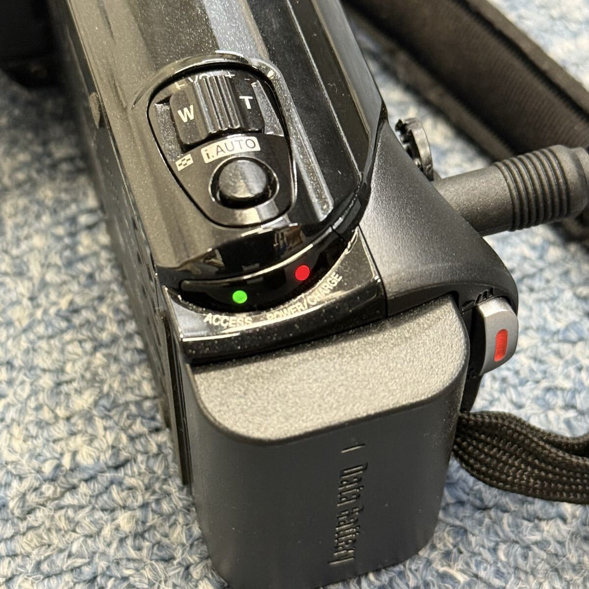 H11【1円〜スタート！通電確認済！説明必読 直接引取無】ビデオカメラ JVC KENWOOD Everio GZ-E241-B バッテリー付き 箱付き_画像7