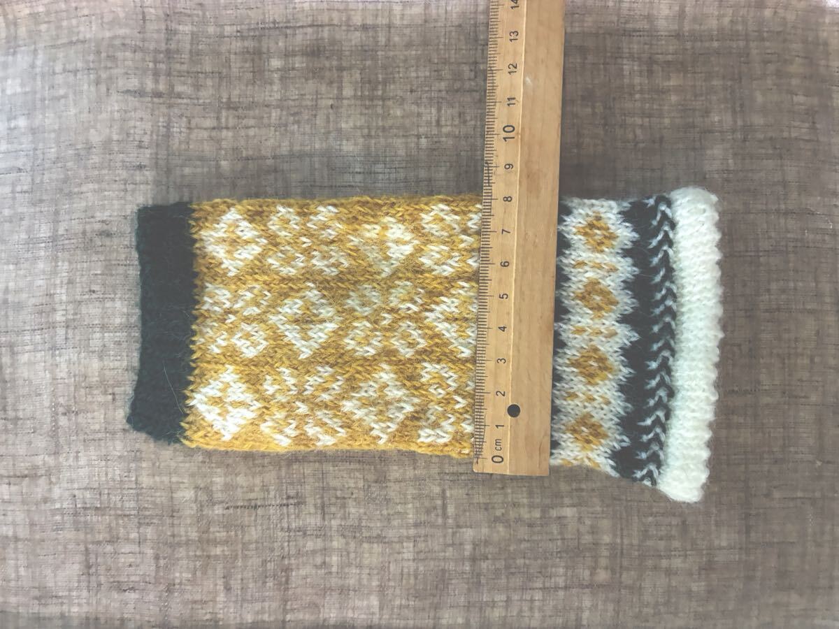 *sotto_* ハンドウォーマー 手編み　親指穴あり　ウール100% 北欧風　冷え対策 指なし手袋_画像4