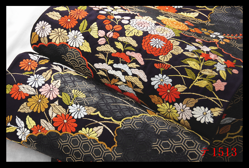 蔵【テ1513】厳選美品　雲取草花紋　鉄紺色地　気品豊かに　正絹六通高級美術袋帯　◇検◇簪着物名古屋帯和装小物帯締め_画像3