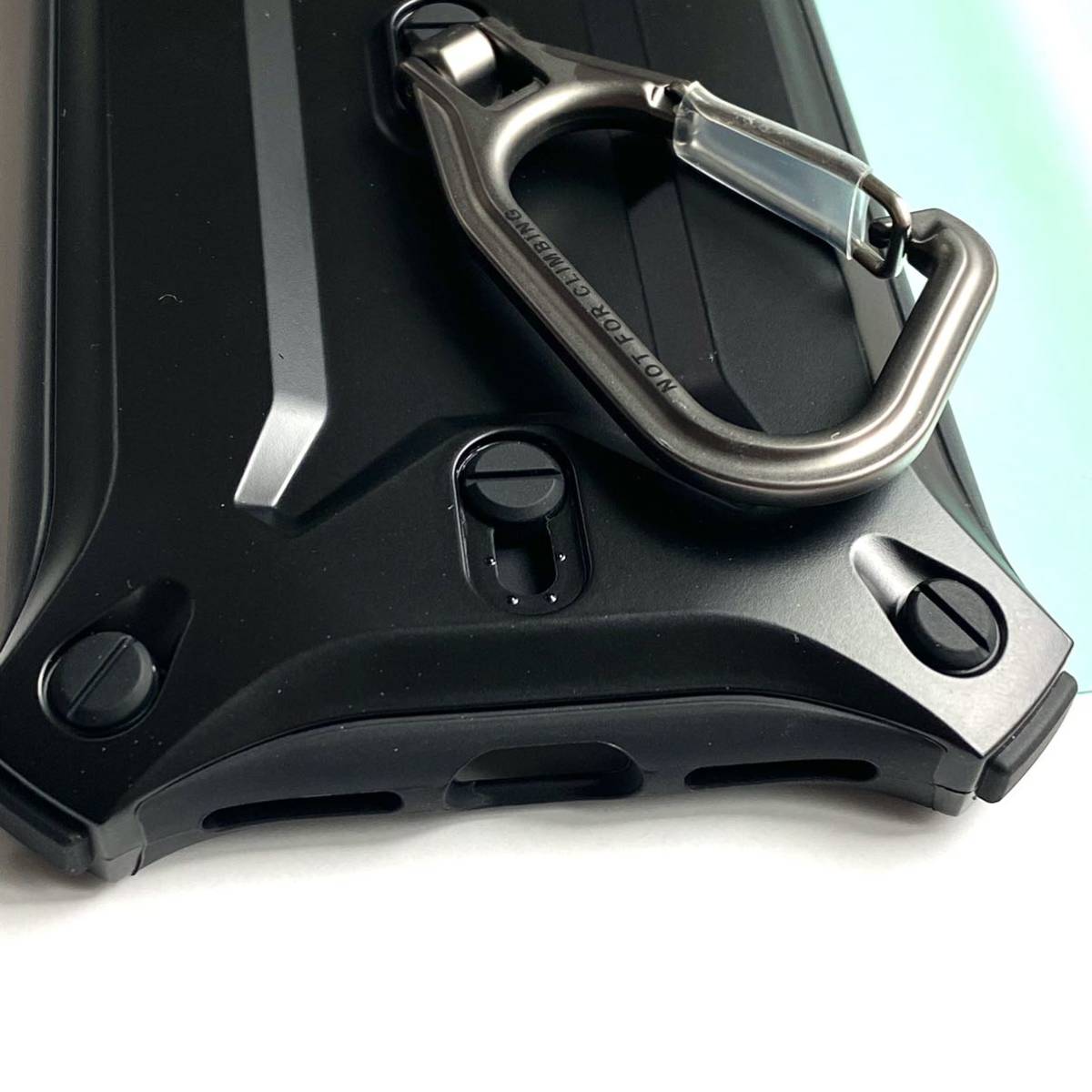 iPhoneXS/X用ケース★ZEROSHOCK★2WAYカラビナ付★フィルム付★ELECOM★ブラック_画像2