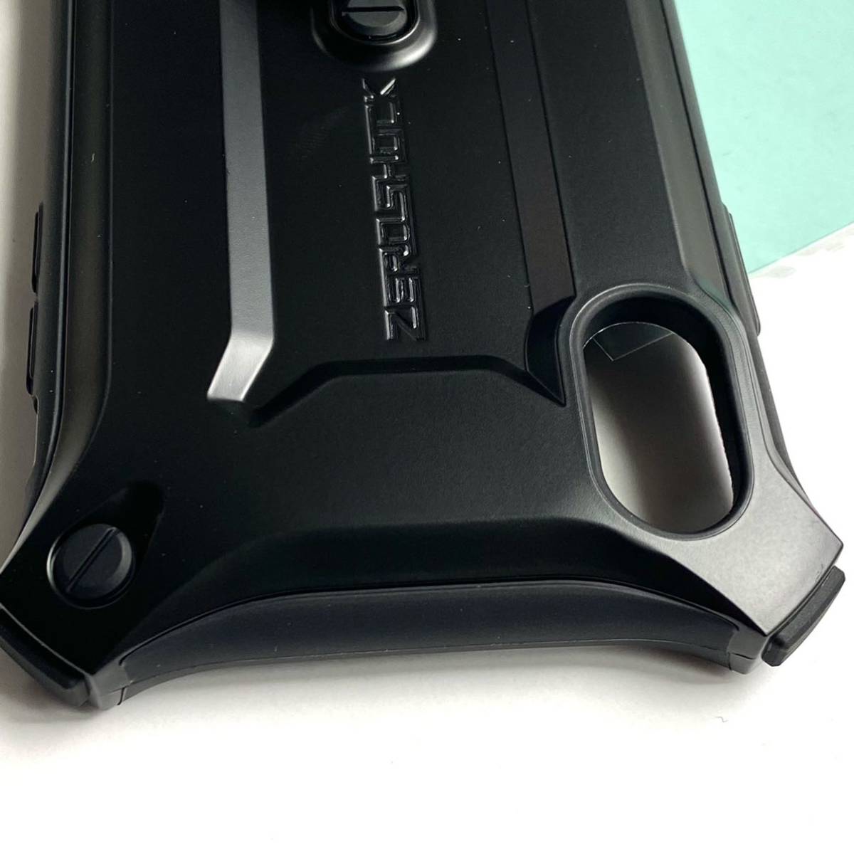 iPhoneXS/X用ケース★ZEROSHOCK★2WAYカラビナ付★フィルム付★ELECOM★ブラック_画像3