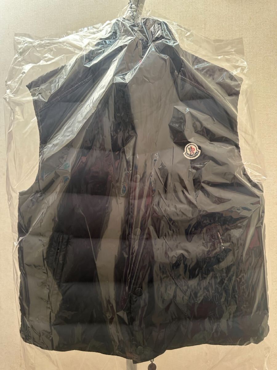 クリーニング済【MONCLER モンクレール】CHEVAL ダウンベスト サイズ２ 黒に近い紺_画像1