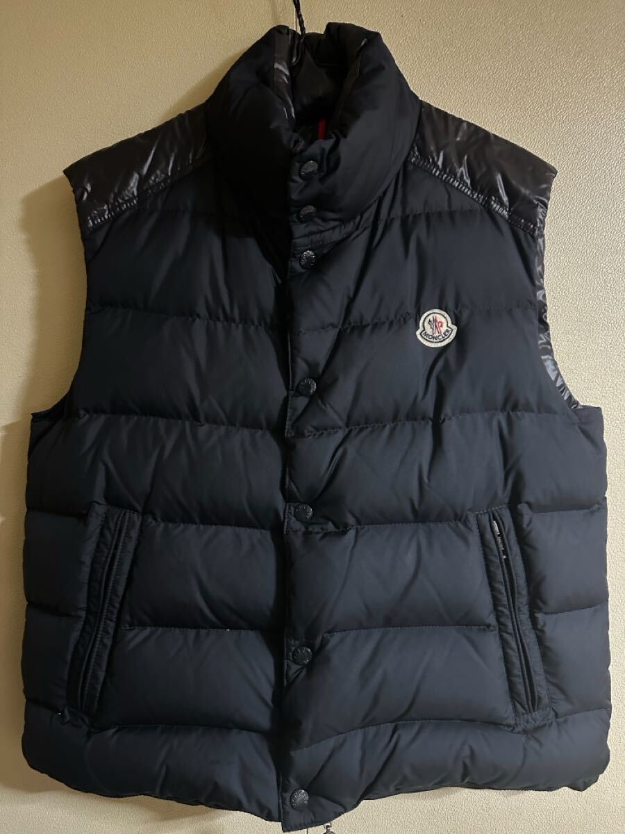 クリーニング済【MONCLER モンクレール】CHEVAL ダウンベスト サイズ２ 黒に近い紺_画像2
