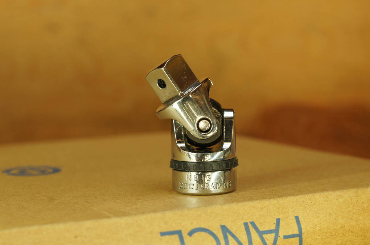 NEPROS（ネプロス）KTC (京都機械工具) 9.5mm (3/8インチ) ユニバーサルジョイント ネプロス NBJ3　■首振りの緩みはありません。_画像1