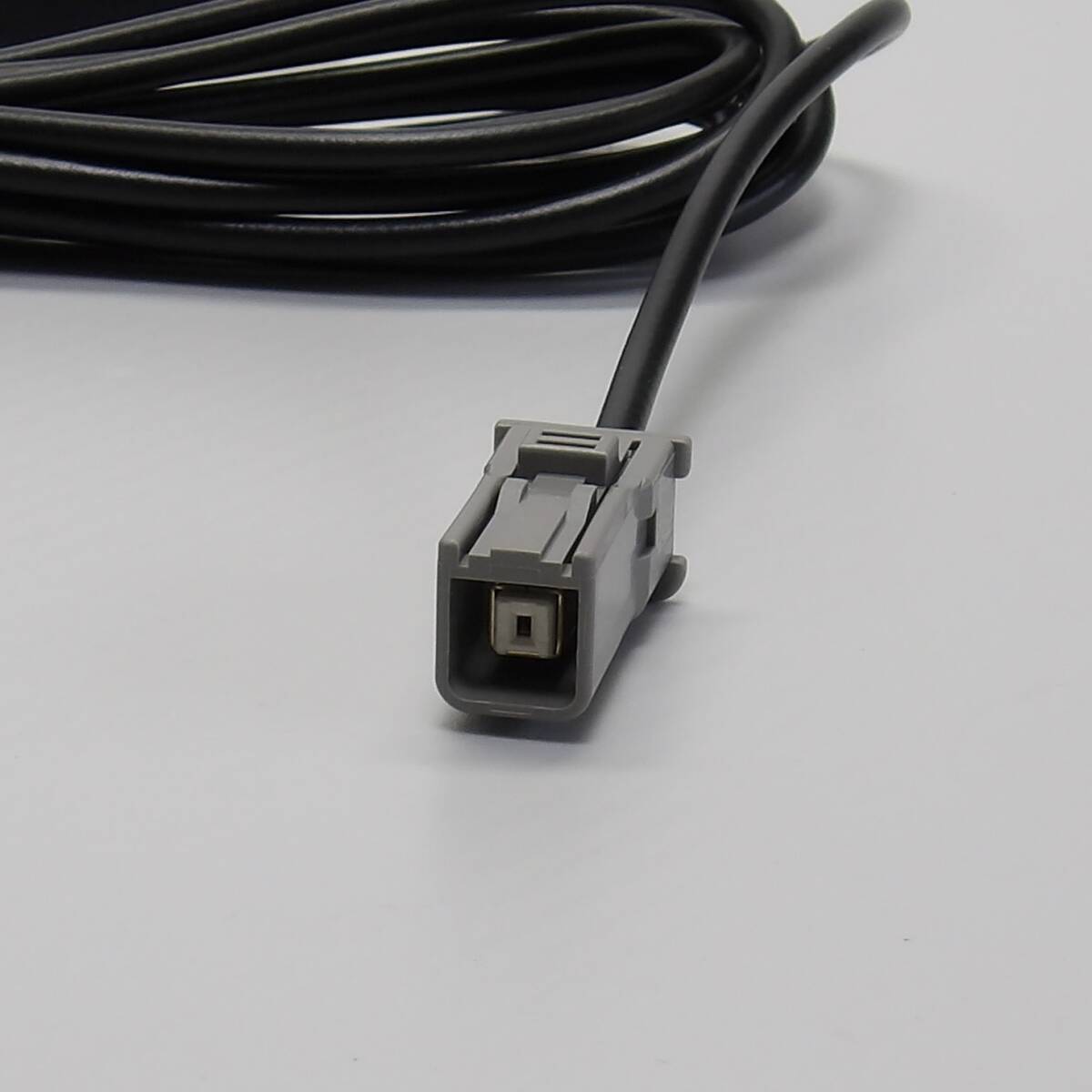 【三菱電機 純正部品】NSZM-W65D/NSZM-W64D/MITSNR60 三菱電機製ダイハツ純正ナビ用GPSアンテナ【新品】_画像3