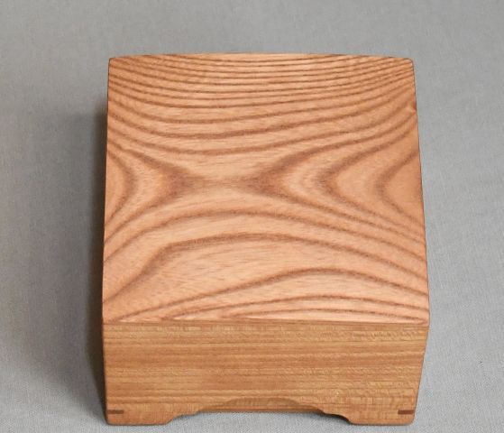 欅中杢の駒箱、四隅落し。新品.。化粧箱付き。_画像3