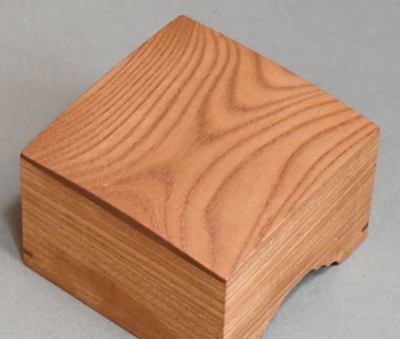 欅中杢の駒箱、四隅落し。新品.。化粧箱付き。_画像7