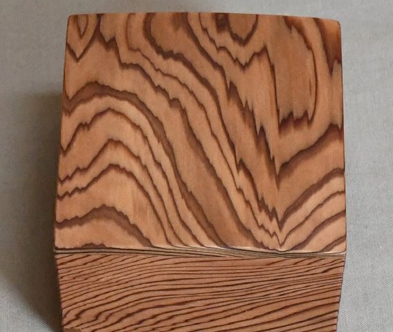 徳島県産木頭杉良杢の駒箱、四隅落し。新品。化粧箱付き_画像6