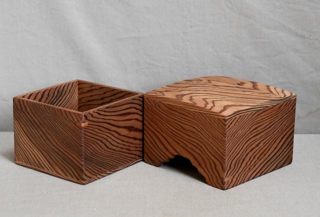 徳島県産木頭杉良杢の駒箱、四隅落し。新品。化粧箱付き_画像4