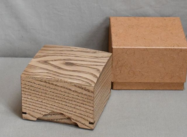 栗材の駒箱　四隅落し　新品　化粧箱付き_画像1