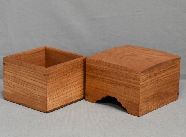 欅中杢の駒箱、四隅落し。新品.。化粧箱付き。_画像5