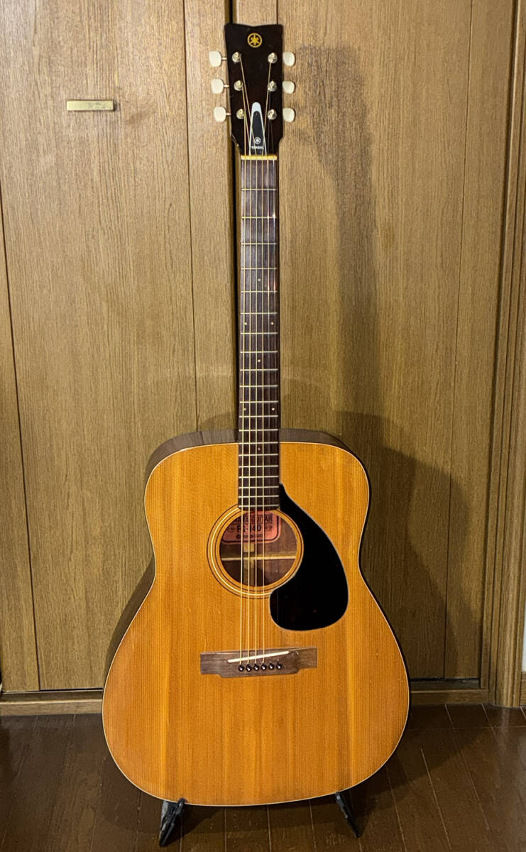 ★ジャパンビンテージの鳴り　美品！ヤマハFG140赤ラベル　弦高調整済み　試聴動画有ります♪OPロケットケース有★_画像3