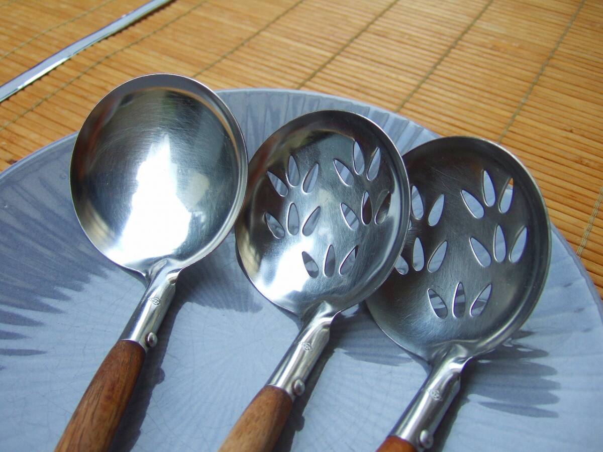 ちりれんげ チリレンゲ 穴あき×１ 木製柄+ステンレス 湯豆腐 鍋料理 お玉 豆腐すくい 和食 カトラリー _画像2