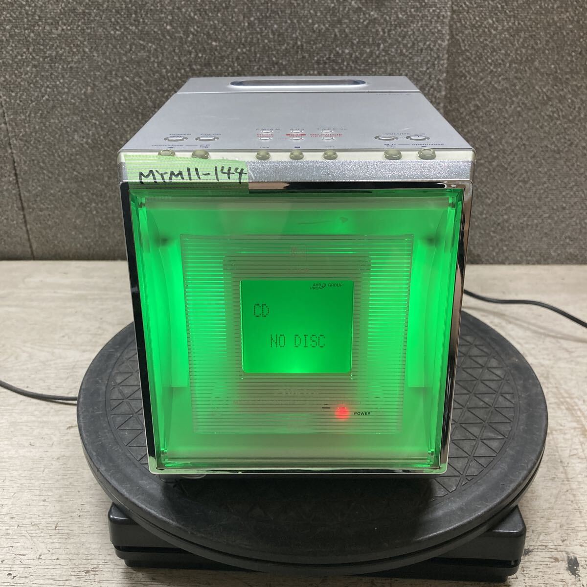 MYM11-144 激安 Victor MICRO COMPONENT MD SYSTEM CA-UXF70MD-S 通電、電源オン、オフOK 中古現状品 ※3回再出品で処分_画像1