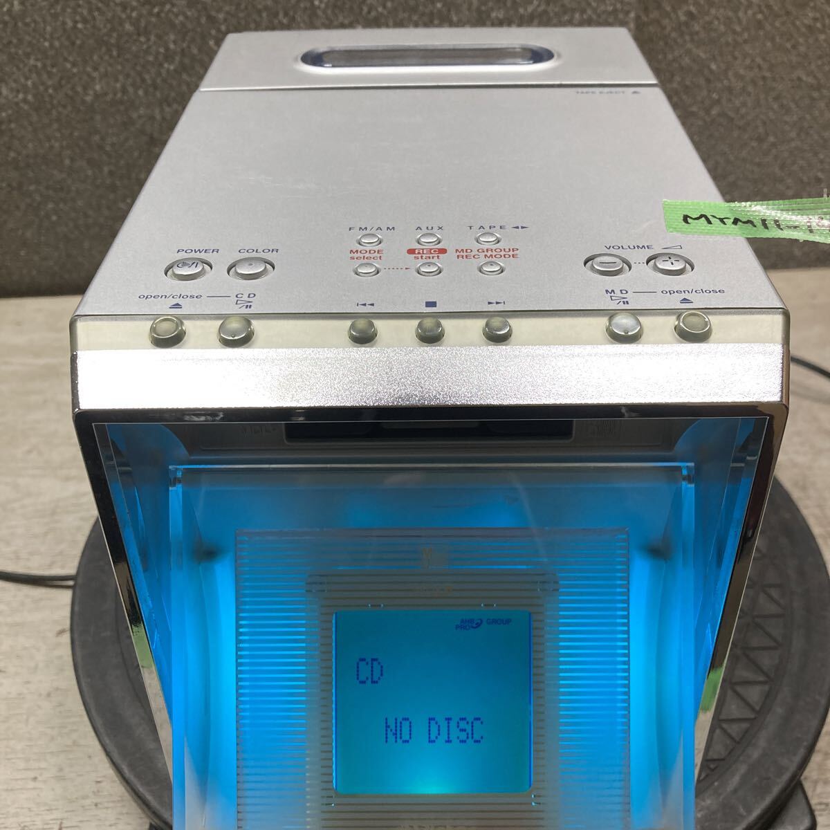 MYM11-144 激安 Victor MICRO COMPONENT MD SYSTEM CA-UXF70MD-S 通電、電源オン、オフOK 中古現状品 ※3回再出品で処分_画像3