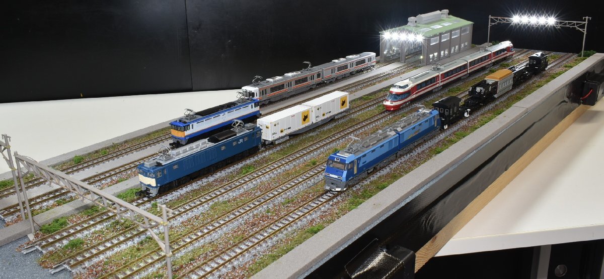 【SAZAN】鉄道ジオラマ展示台【※照明付き】6線路:複線機関庫+4線ヤード灯の照明付き(他の商品と同梱不可)※90x30cm★69_画像3