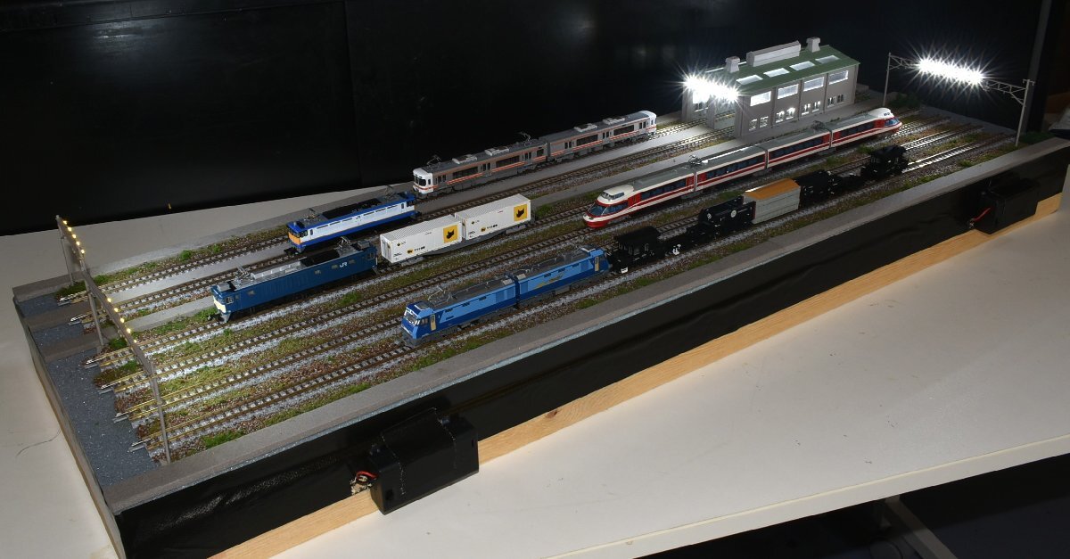 【SAZAN】鉄道ジオラマ展示台【※照明付き】6線路:複線機関庫+4線ヤード灯の照明付き(他の商品と同梱不可)※90x30cm★69_画像7