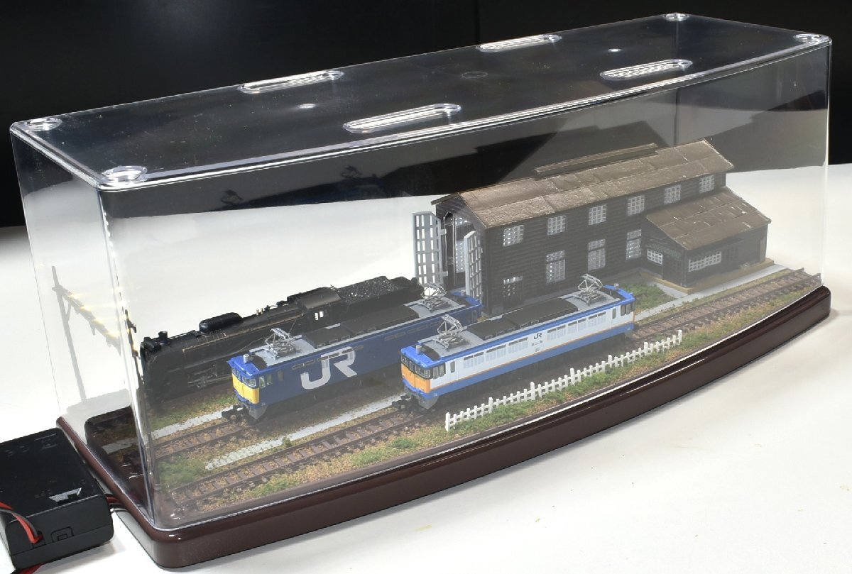 【SAZAN】鉄道ジオラマ展示台ケース付き 木造機関庫&ヤード照明付き3線路(他の商品と同梱不可)※33x12cm★71_画像3
