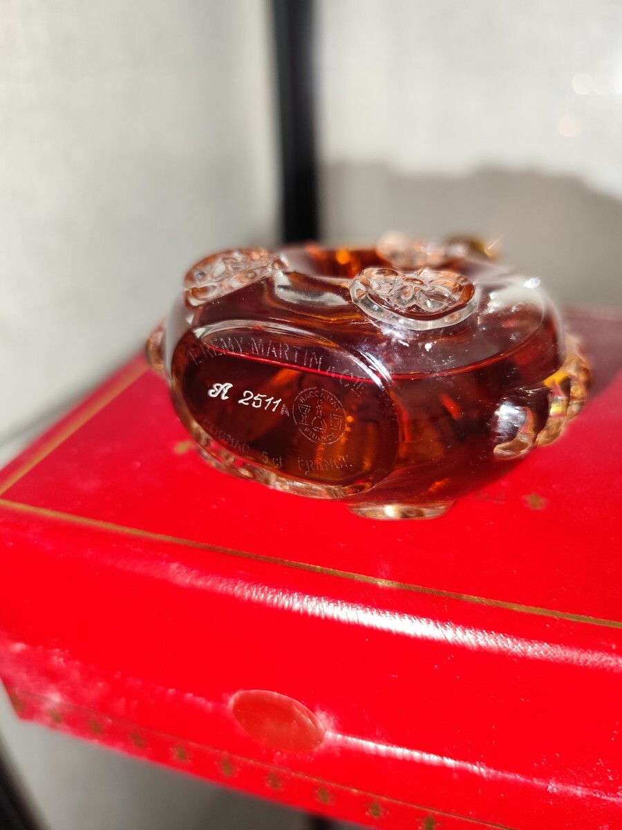 ブランデー レミーマルタン ルイ13世 金キャップ クリスタルミニボトル 50ml REMY MARTIN コニャック バカラグラス 刻印有_画像7