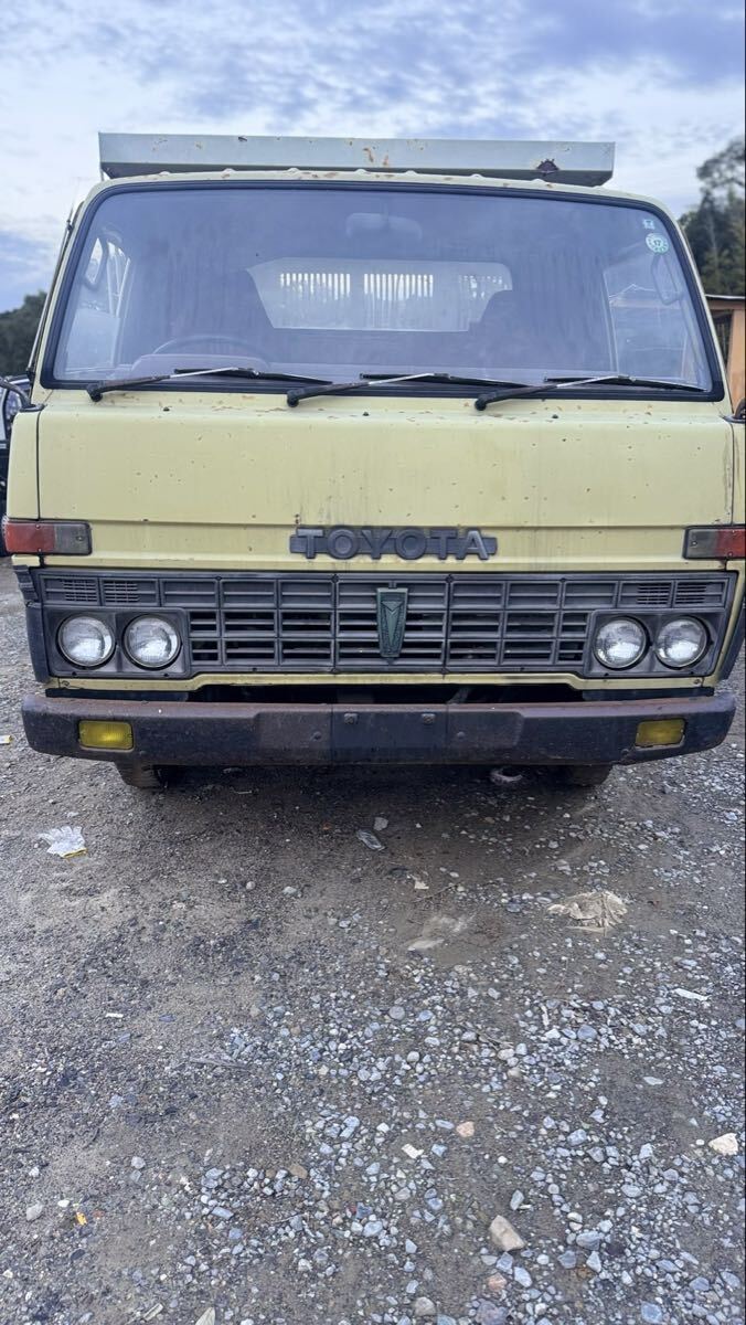 【中古】ダイナ ダンプ トラック BU37 ワイド E/g:3B 始動確認済 書類なしMT 現状_画像2