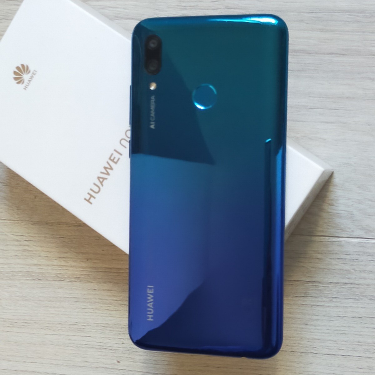 人気機種　「HUAWEI nova lite 3」 　オーロラブルー　美品な方です。　SIMフリー　デュアルSIM　novalite3　Androidバージョン10　_画像2