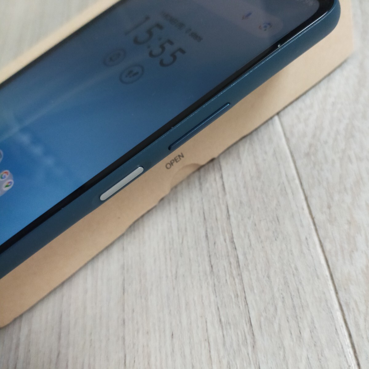 FCNT　「arrows We 2」 ネイビーグリーン　使用頻度極少の美品　 デュアルSIMでesim対応　Android15　年配の方にも優しいモデル　FCG02_画像5