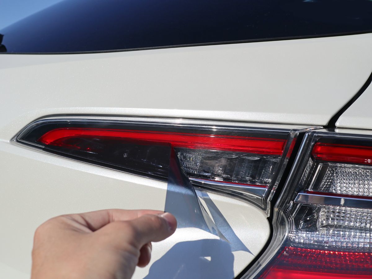 Tint+再使用できるテールランプ スモークフィルム(Type2：ウィンカー/バックランプのみ)カローラスポーツNRE210H/NRE214H/ZWE211H/ZWE213H_画像8