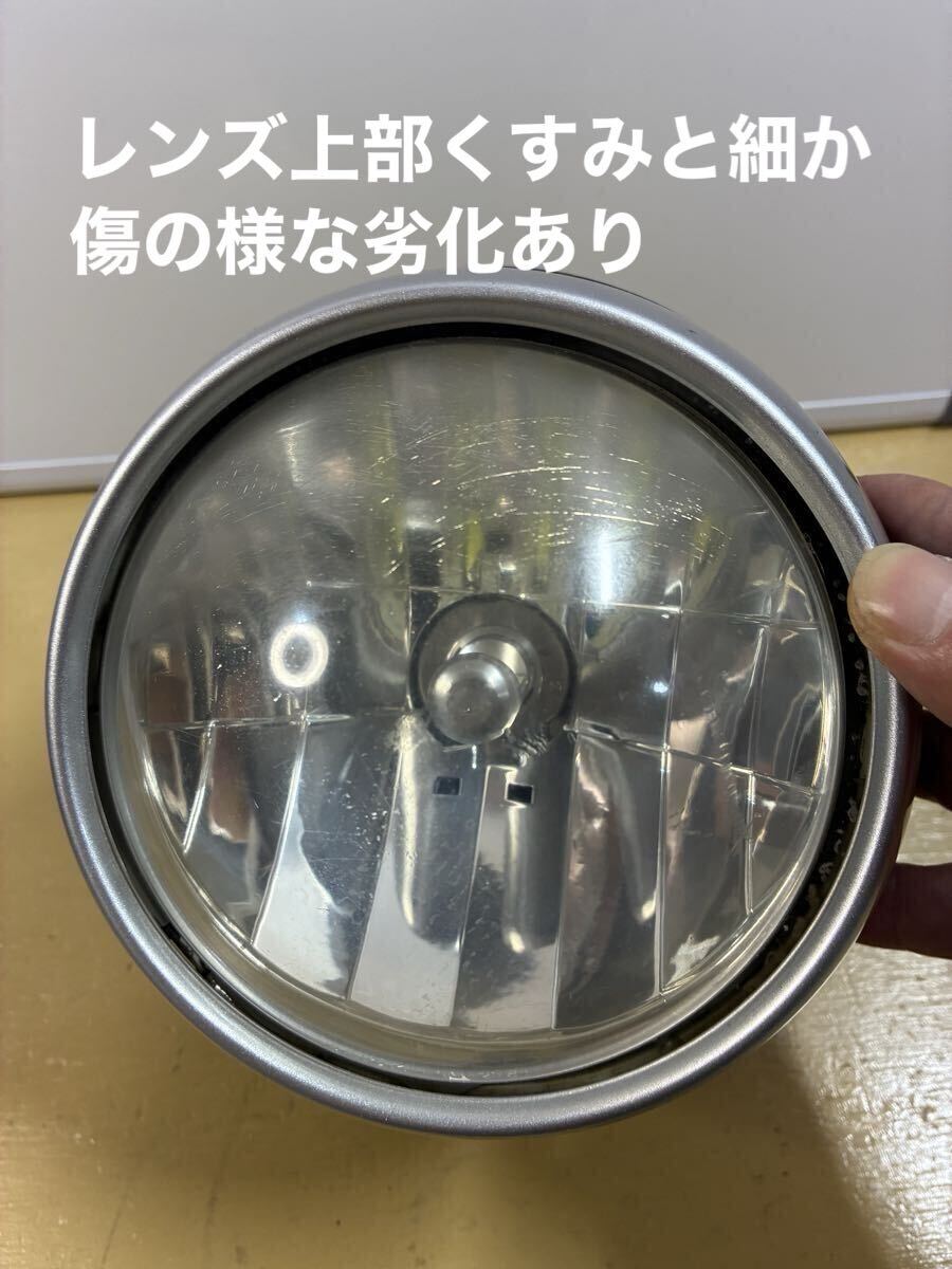 301 ヤマハ VOX【SA31J】 ヘッドライト　レンズくすみ劣化あり　バルブLED 側面ネジ穴非対称　側面ネジ錆強 非正規ネジ_画像2