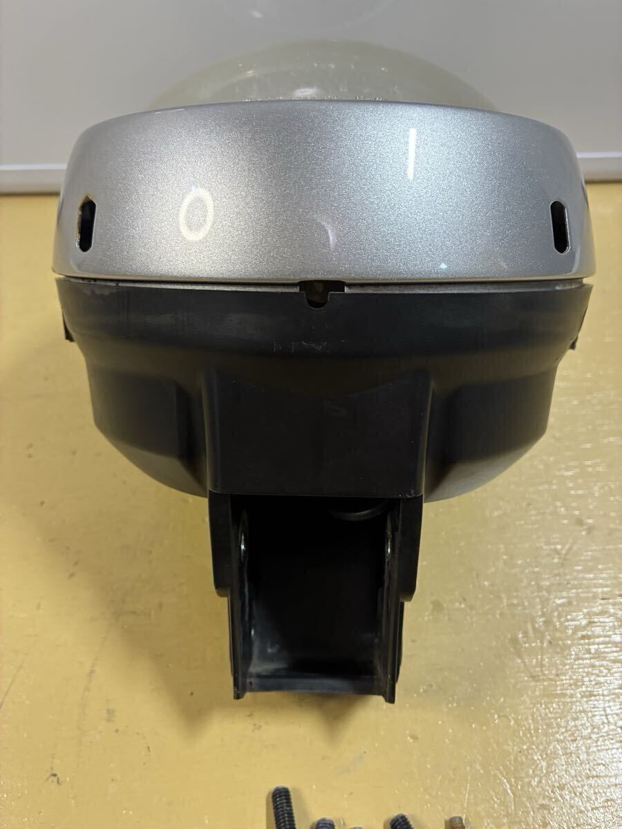 301 ヤマハ VOX【SA31J】 ヘッドライト　レンズくすみ劣化あり　バルブLED 側面ネジ穴非対称　側面ネジ錆強 非正規ネジ_画像4