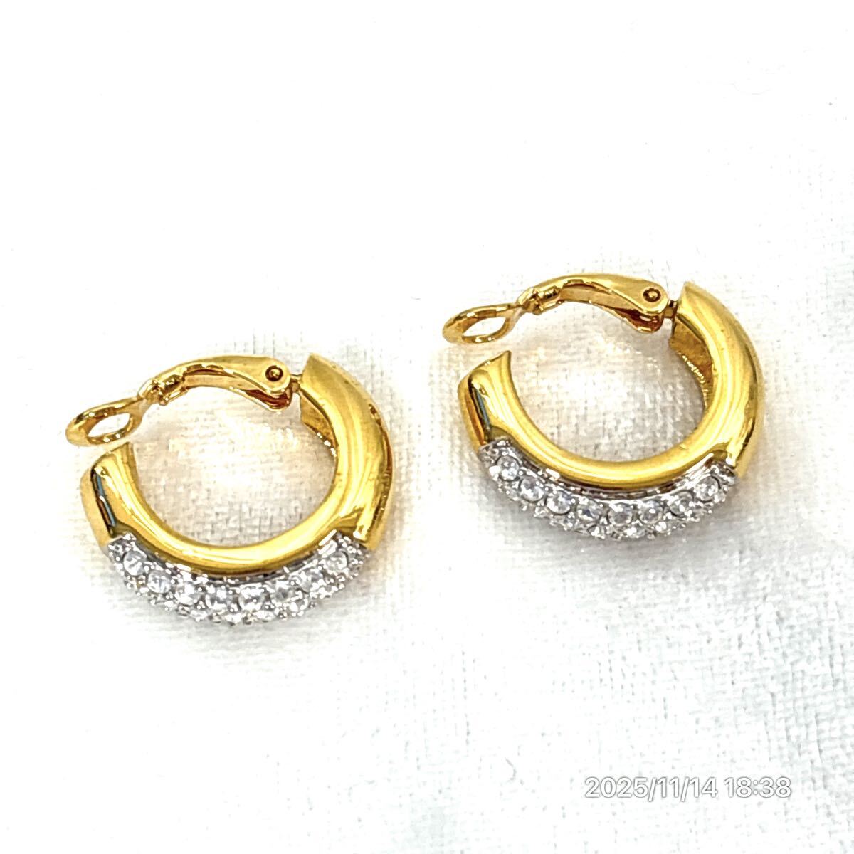 美品 SWAROVSKI スワロフスキー クリスタル ラインストーン ゴールドカラー イヤリング ピアス アクセサリー 装飾品_画像4