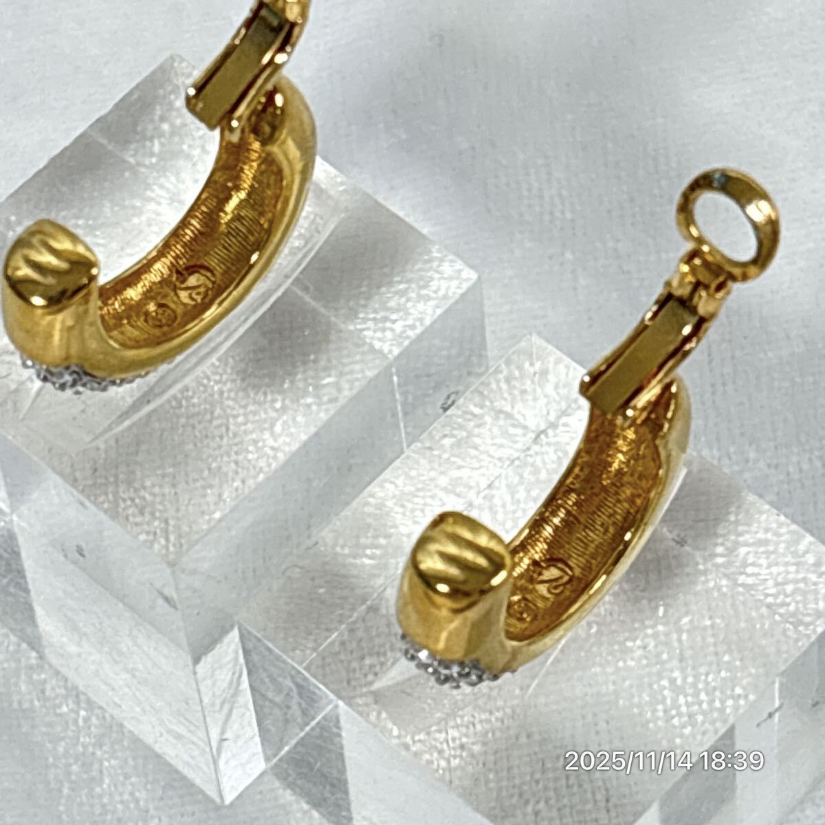 美品 SWAROVSKI スワロフスキー クリスタル ラインストーン ゴールドカラー イヤリング ピアス アクセサリー 装飾品_画像5