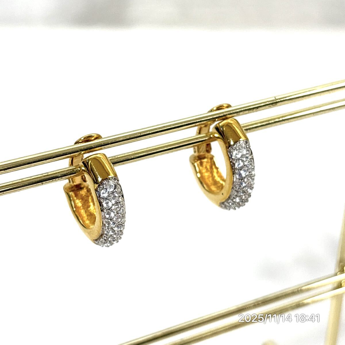 美品 SWAROVSKI スワロフスキー クリスタル ラインストーン ゴールドカラー イヤリング ピアス アクセサリー 装飾品_画像7