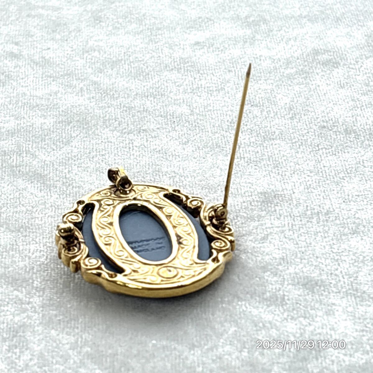 WEDGWOOD ウェッジウッド ジャスパー カメオ ラインストーン ゴールドカラーボディ 2way ブローチ ネックレストップ アクセサリー ケース付_画像7