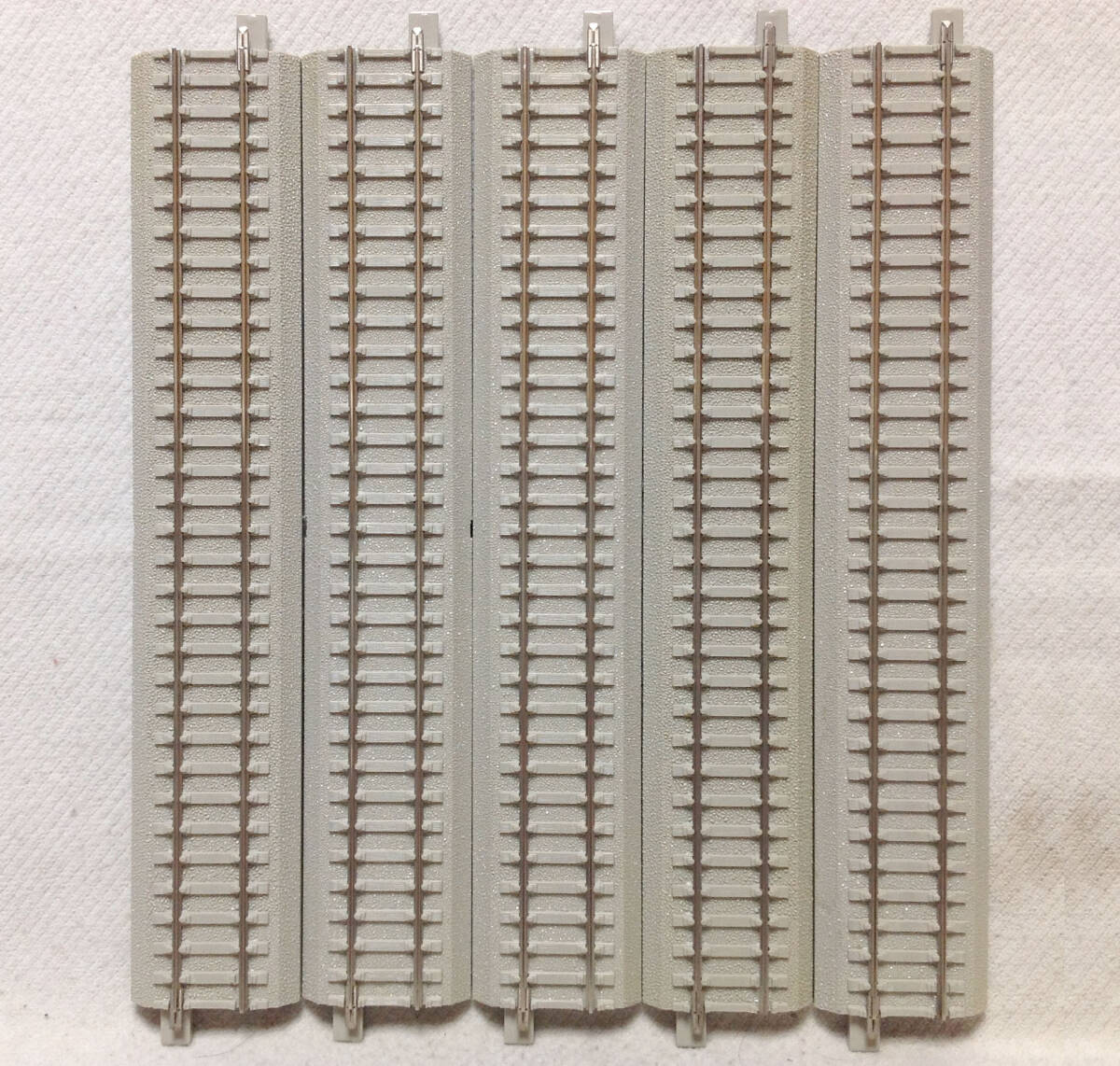 エンドウ H1001 直線250L 10本入 HO ニューシステム線路 その2 レール清掃 走行確認済 道床に欠き取り有り及び変色有り_画像4