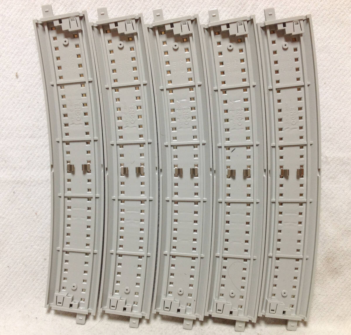 エンドウ H1103 曲線805R-18°10本入 HO ニューシステム線路 その1 レールジョイナー＆フィーダーコード取付金具外れ無し_画像5