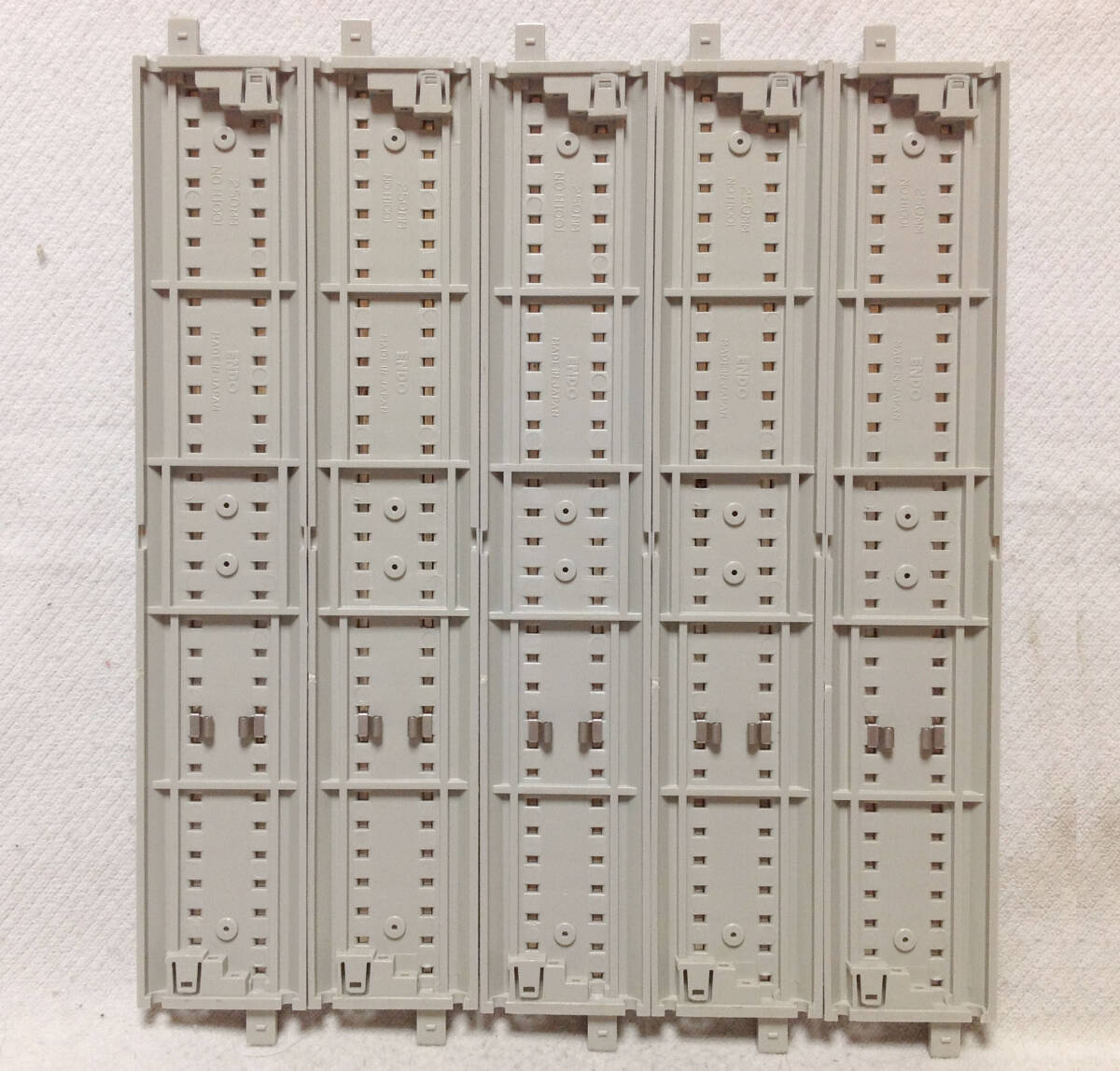 エンドウ H1001 直線250L 10本入 HO ニューシステム線路 その2 レール清掃 走行確認済 道床に欠き取り有り及び変色有り_画像7