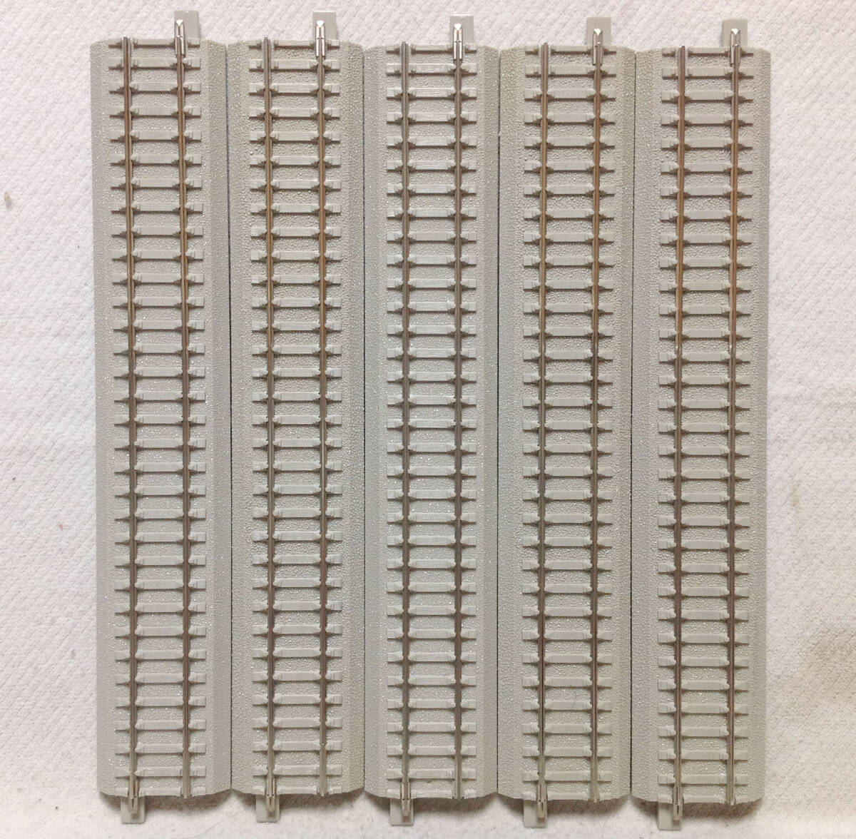 エンドウ H1001 直線250L 10本入 HO ニューシステム線路 その2 レール清掃 走行確認済 道床に欠き取り有り及び変色有り_画像8