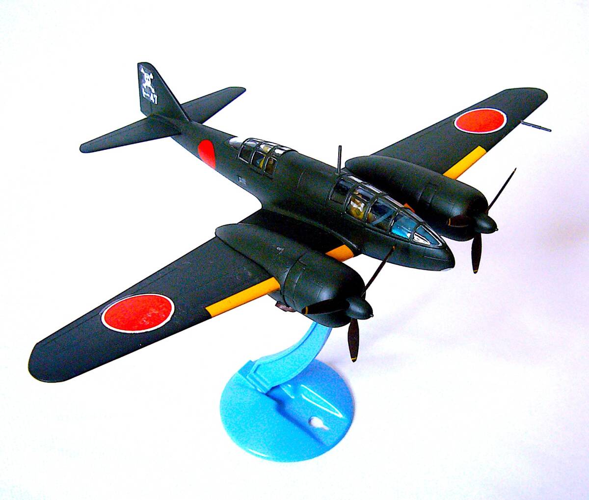 エルエス 1/72 三菱 キ46 百式司令部偵察機 III 型 特攻機 （振武桜特別攻撃隊 ト-47） プラモデル 塗装済み完成品 箱なし_画像6