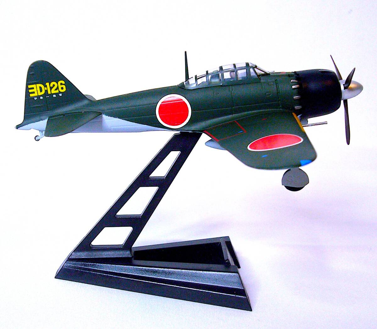 Witty 1/72 三菱A6M5 零式艦上戦闘機 52型 （第302航空隊 赤松貞明少尉搭乗機 ヨD-126） メタルダイキャスト 塗装済み完成品 箱なし_画像6