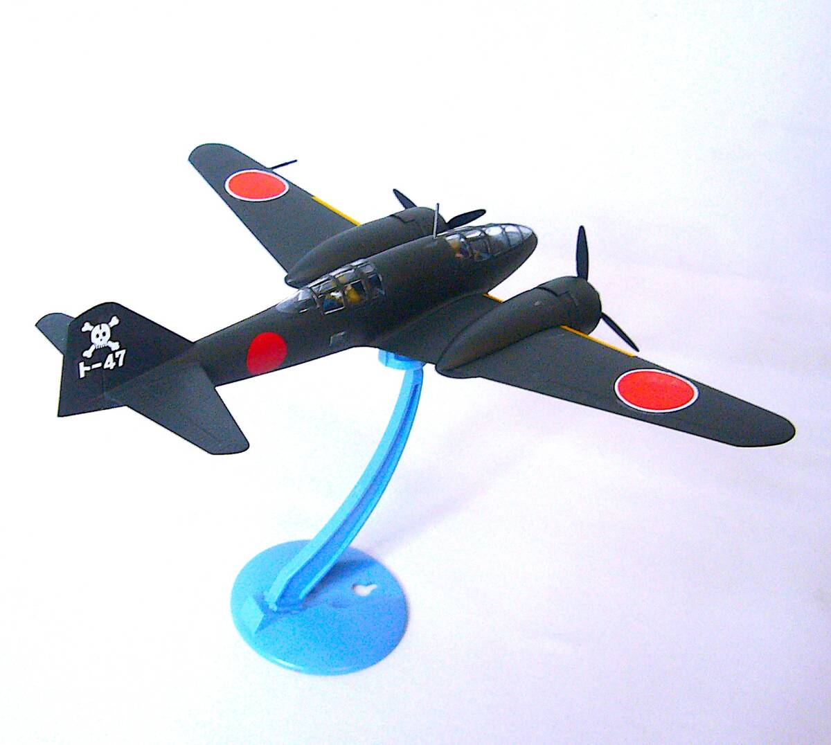 エルエス 1/72 三菱 キ46 百式司令部偵察機 III 型 特攻機 （振武桜特別攻撃隊 ト-47） プラモデル 塗装済み完成品 箱なし_画像4