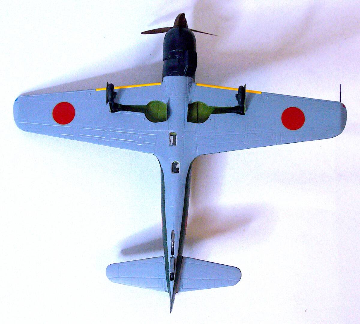 フジミ/ハセガワ 1/72 中島 彩雲11型 30㎜斜銃装備 & 三菱 雷電21型 20㎜斜銃装備 プラモデル 塗装済み完成品 2個まとめ売り 箱なし_画像5