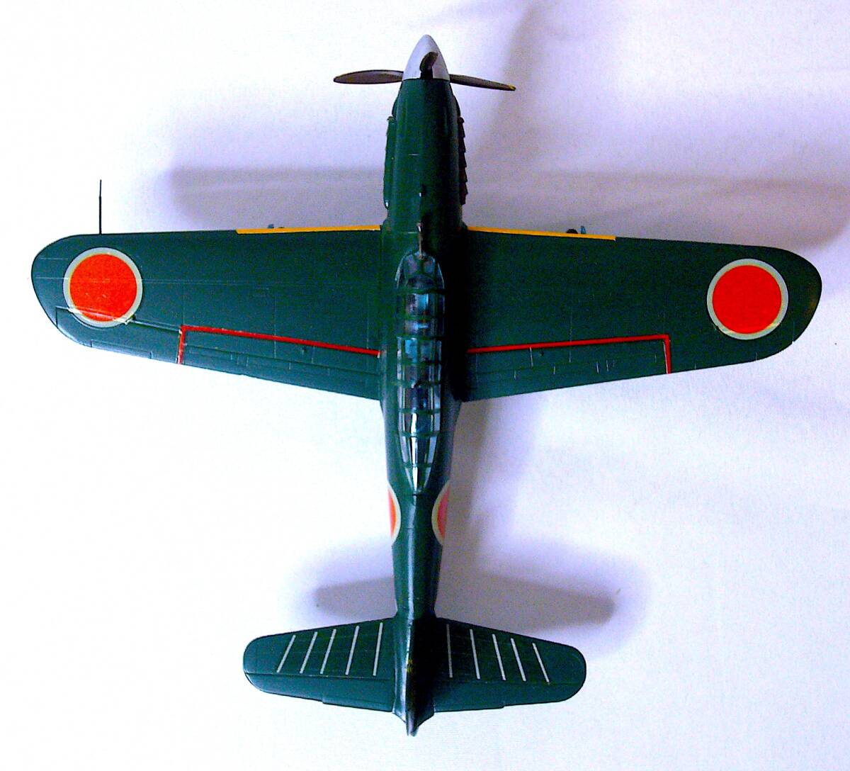 フジミ/ハセガワ 1/72 川西 紫電改 21型 & 空技廠/愛知 彗星12型 横須賀海軍航空隊 プラモデル 塗装済み完成品 2個まとめ売り 箱なし_画像9