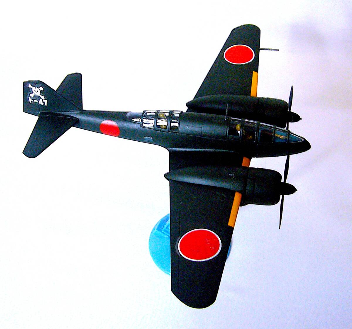 エルエス 1/72 三菱 キ46 百式司令部偵察機 III 型 特攻機 （振武桜特別攻撃隊 ト-47） プラモデル 塗装済み完成品 箱なし_画像5