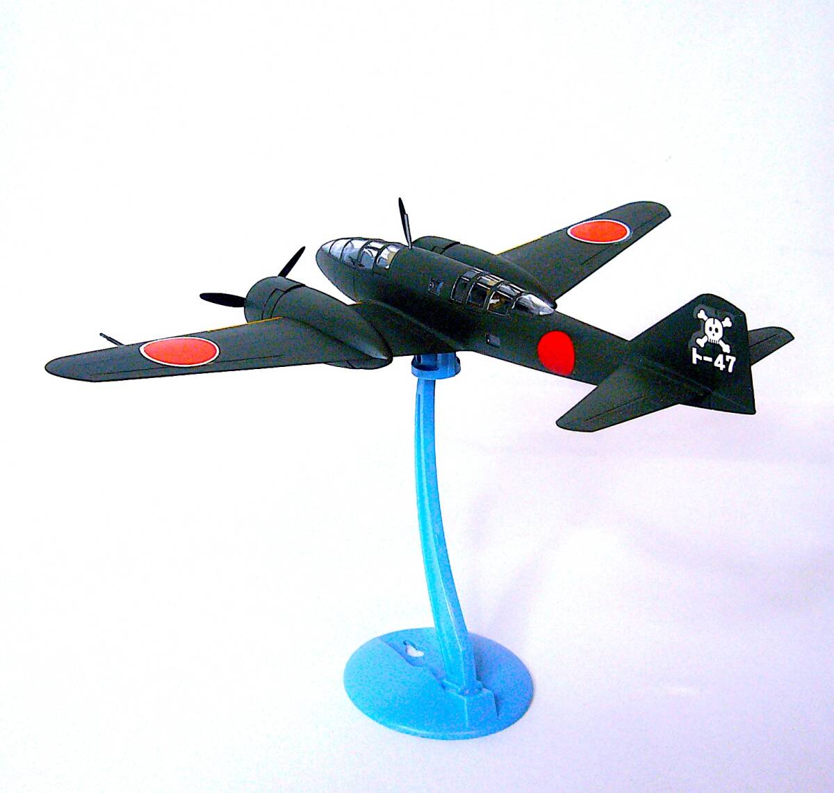 エルエス 1/72 三菱 キ46 百式司令部偵察機 III 型 特攻機 （振武桜特別攻撃隊 ト-47） プラモデル 塗装済み完成品 箱なし_画像3