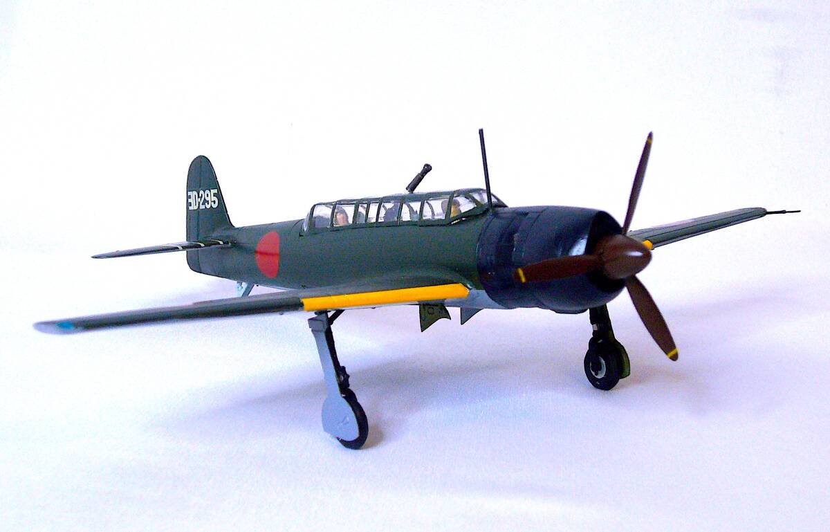 フジミ/ハセガワ 1/72 中島 彩雲11型 30㎜斜銃装備 & 三菱 雷電21型 20㎜斜銃装備 プラモデル 塗装済み完成品 2個まとめ売り 箱なし_画像3