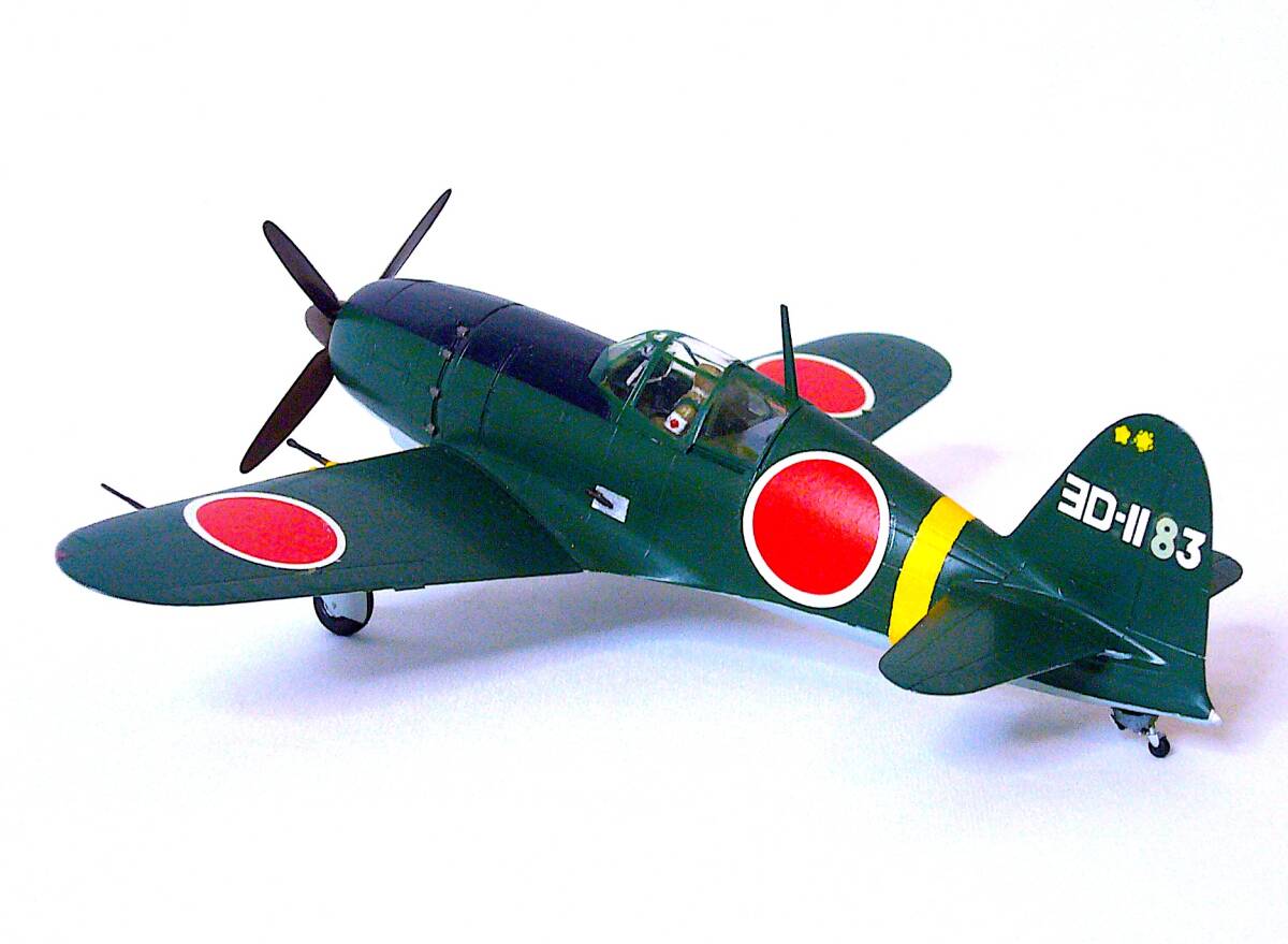 フジミ/ハセガワ 1/72 中島 彩雲11型 30㎜斜銃装備 & 三菱 雷電21型 20㎜斜銃装備 プラモデル 塗装済み完成品 2個まとめ売り 箱なし_画像7
