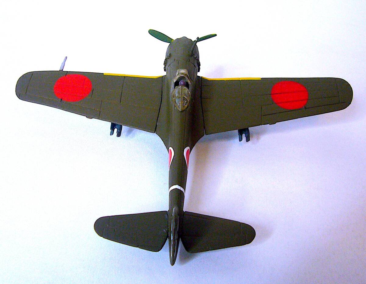 ザメディアジョン 1/72 中島 一式戦 隼Ⅲ型甲 陸軍特別攻撃隊 第19振武隊隊長 四宮徹中尉搭乗機 メタルダイキャスト 塗装済み完成品 箱なし_画像4