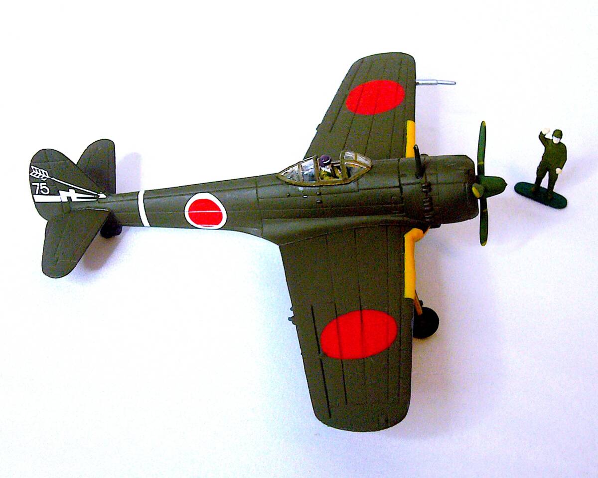 ザメディアジョン 1/72 中島 一式戦 隼Ⅲ型甲 陸軍特別攻撃隊 第19振武隊隊長 四宮徹中尉搭乗機 メタルダイキャスト 塗装済み完成品 箱なし_画像7